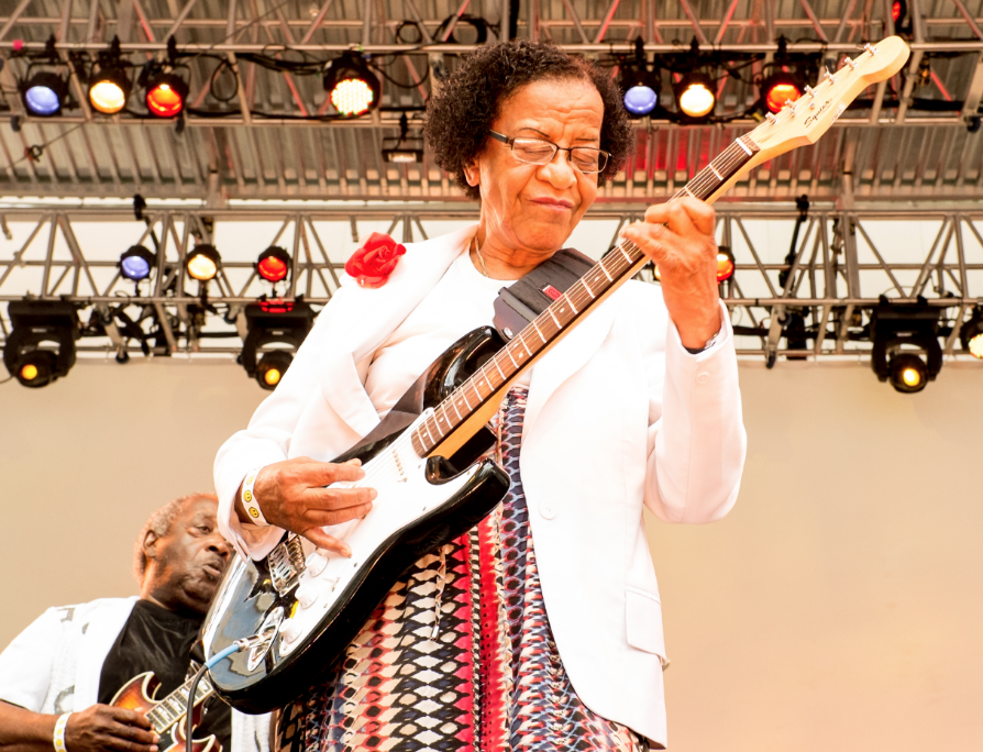 In the groove riff with this 77 year old female blues guitarist 